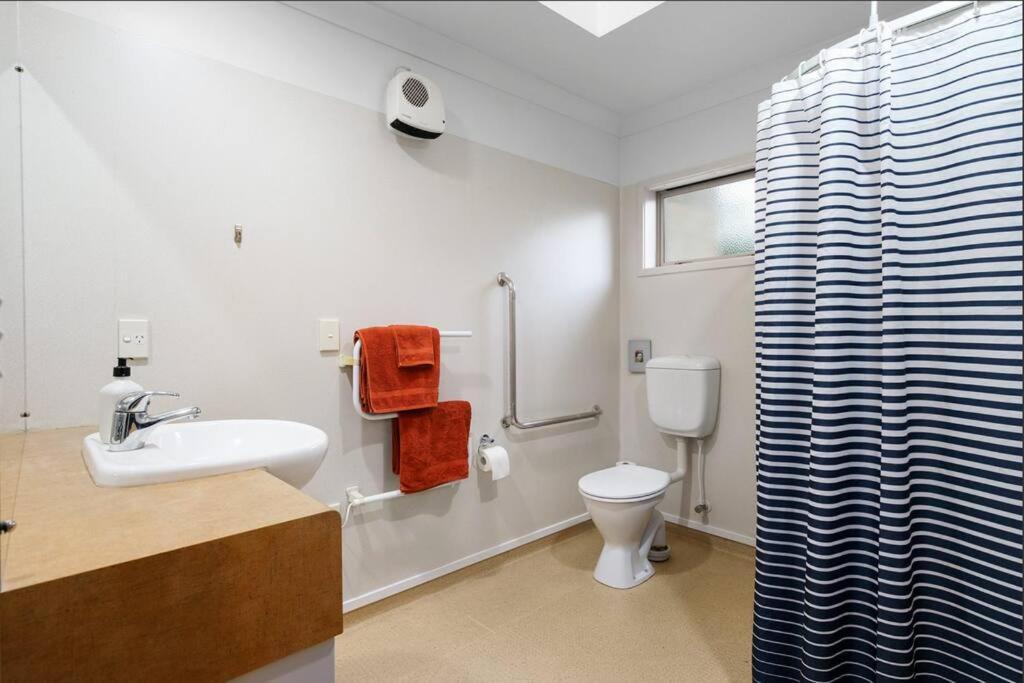 Sunny, Quiet, 2-Bedroom Unit In Fabulous Location! كامبريدج المظهر الخارجي الصورة